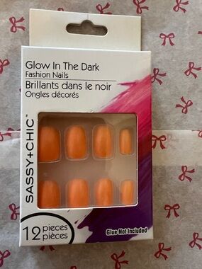 Sassy + Chic Glow-in-the-Dark Orange Fashion Nails
